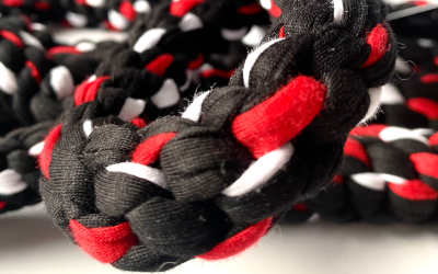Finnero Taavi Dog Tug Toy, schwarz/rot/weiss