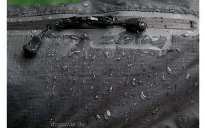 Wasserdichte Regenjacke in schwarz