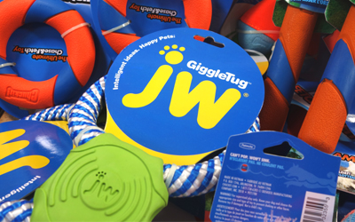 JW Pets Spielzeug, gibt witzige Geräusche in der Bewegung von sich
