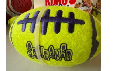 KONG Air Squeaker Football