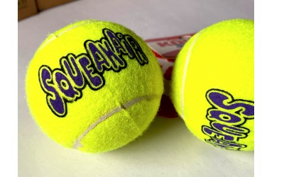 KONG Air Squeaker Tennisball