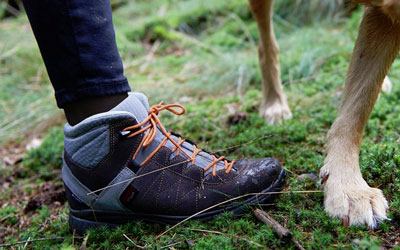 Aus weichem Veloursleder mit wasserdichter und atmungsaktiver SympaTex-Membran 