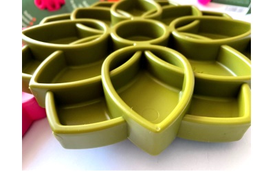 SodaPup Mandala Design eTray Futterspielzeug/Hundenapf Grün